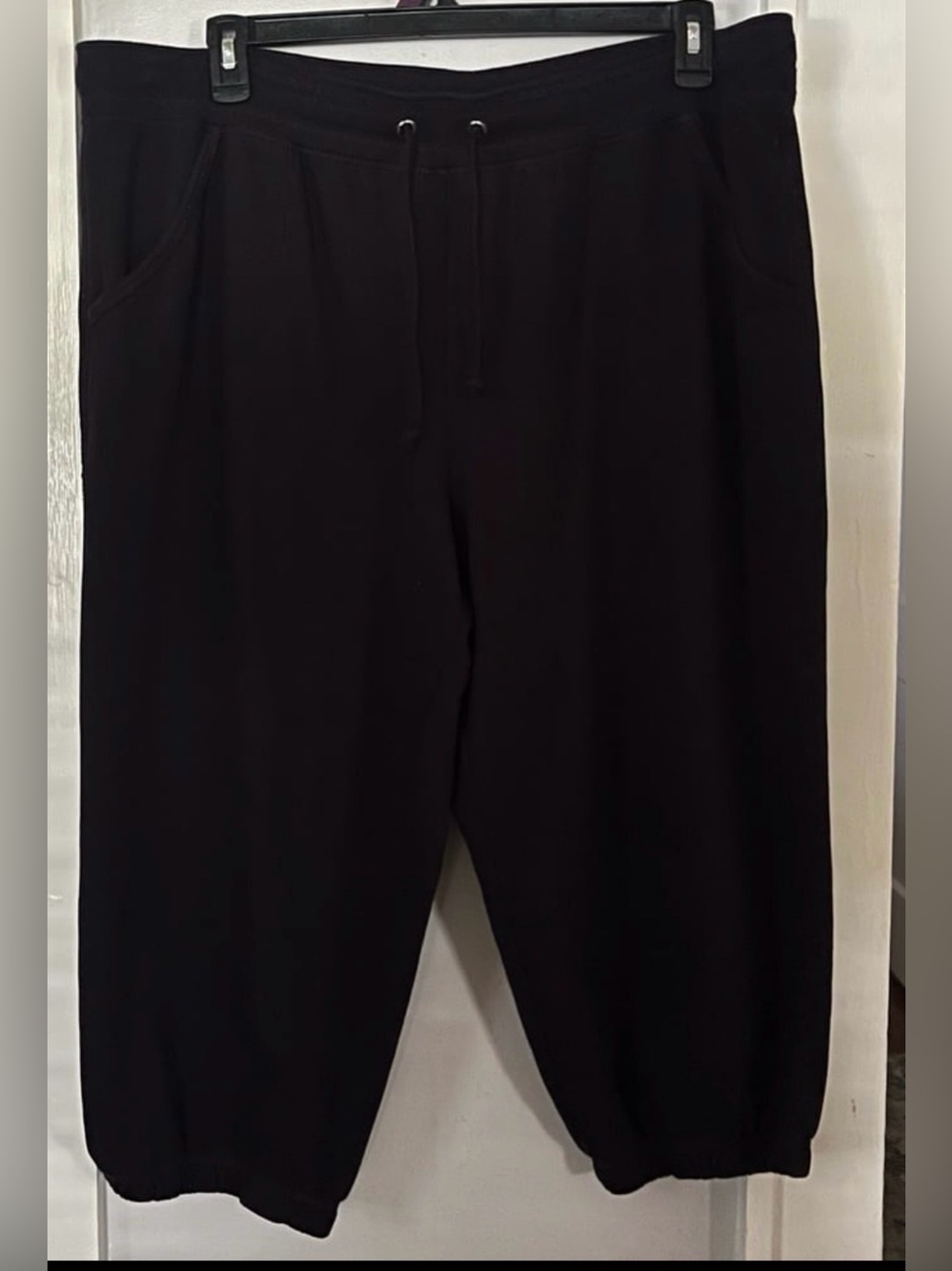 Women’s Black Elastic Cuff Jogger Sweatpants